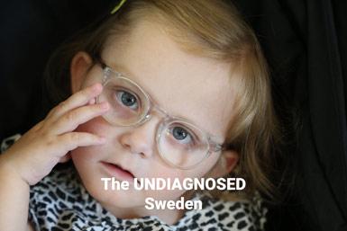 En liten flicka med glasögon håller handen mot kinden, med texten The UNDIAGNOSED Sweden.